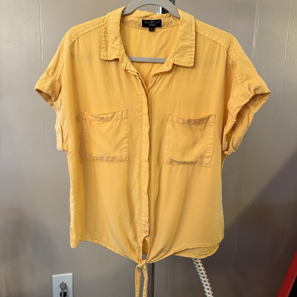 Velvet Heart Los Angeles Yellow Tie Front Short Sleeve Button Down Shirt‎ Mens M